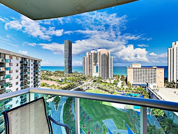 Oceanviews Vacation Condo Sleeps 4 Guests