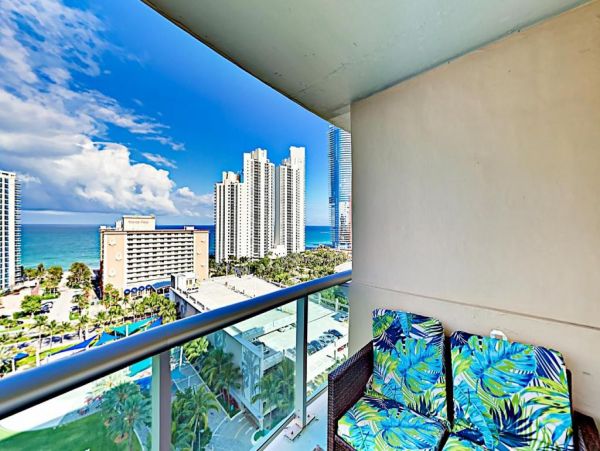 Oceanviews Vacation Condo Sleeps 4 Guests