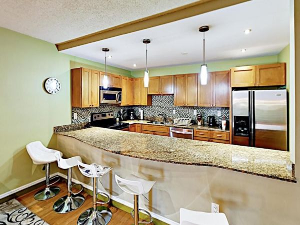 Oceanviews Vacation Condo Sleeps 4 Guests