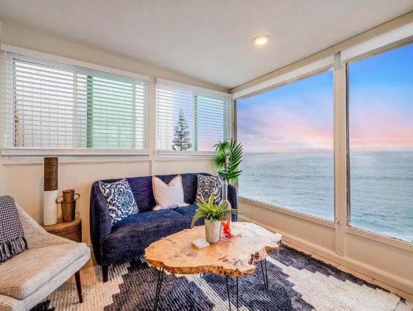Oceanfront 2 Bedroom Vacation Rental with Spectacular Views