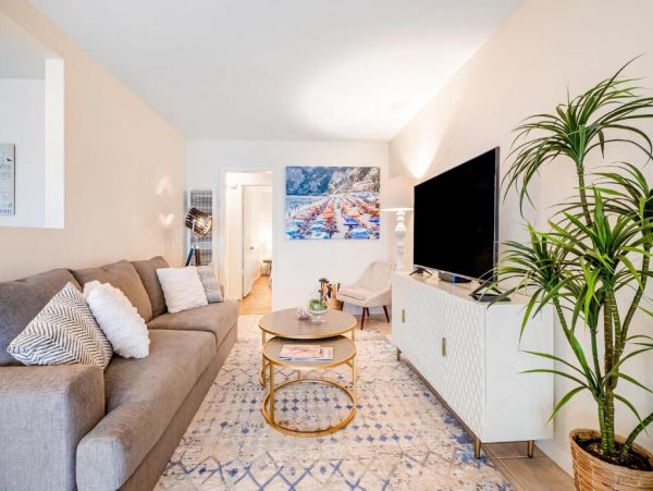 Oceanfront 2 Bedroom Vacation Rental with Spectacular Views
