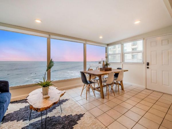 Oceanfront 2 Bedroom Vacation Rental with Spectacular Views