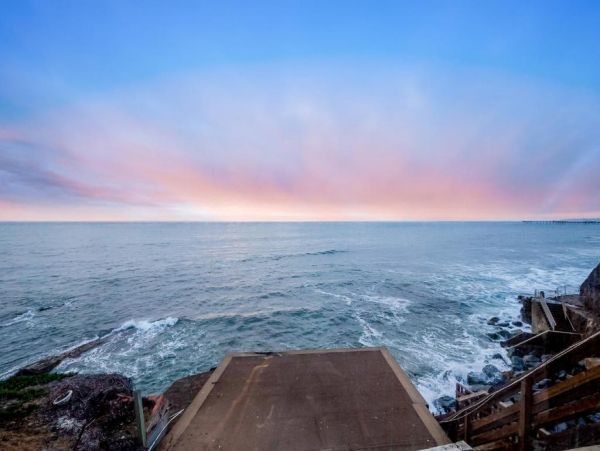 Oceanfront 2 Bedroom Vacation Rental with Spectacular Views