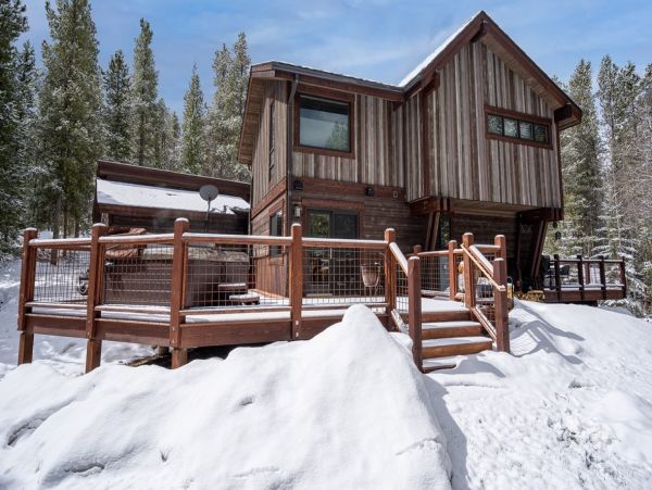 Breckenridge Four Bedroom Vacation Rental Shuttle to Ski Area