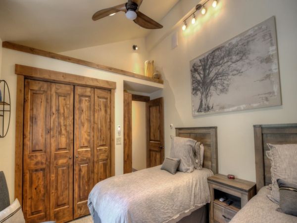 Breckenridge Four Bedroom Vacation Rental Shuttle to Ski Area