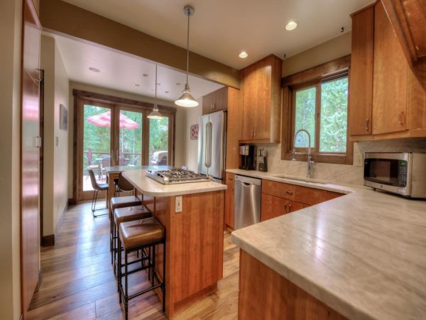 Breckenridge Four Bedroom Vacation Rental Shuttle to Ski Area