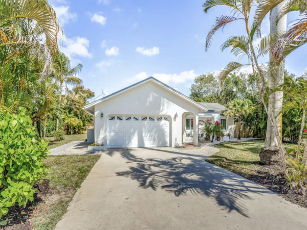 Naples Three bedroom Cottage Vacation Delight