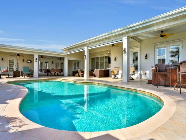 Naples 4 Bedroom Vacation Home with Private Pool & Spa