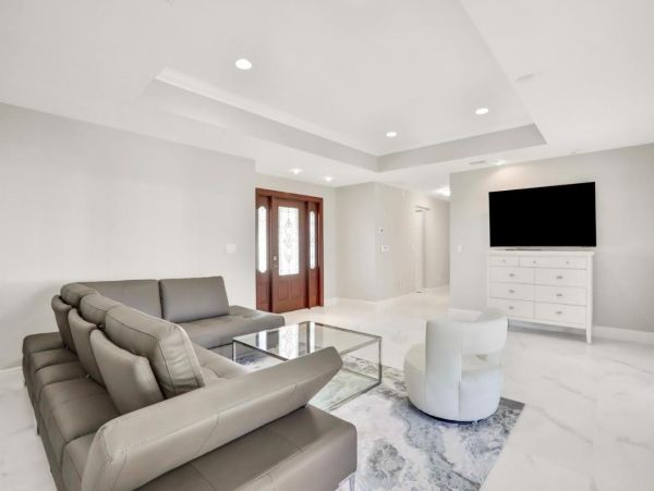 Naples 4 Bedroom Vacation Home with Private Pool & Spa