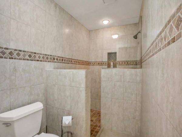 Naples 4 Bedroom Vacation Home with Private Pool & Spa