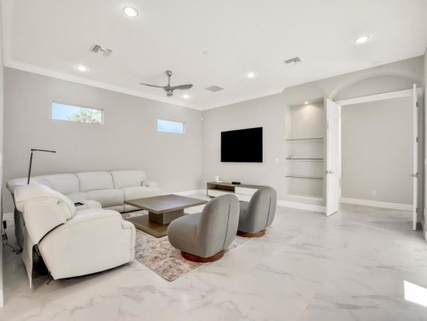 Naples 4 Bedroom Vacation Home with Private Pool & Spa