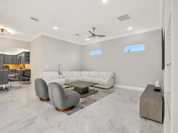 Naples 4 Bedroom Vacation Home with Private Pool & Spa