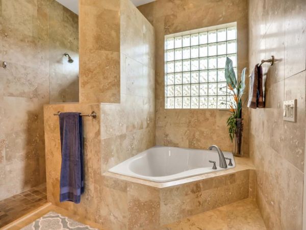 Naples 4 Bedroom Vacation Home with Private Pool & Spa