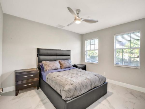 Naples 4 Bedroom Vacation Home with Private Pool & Spa
