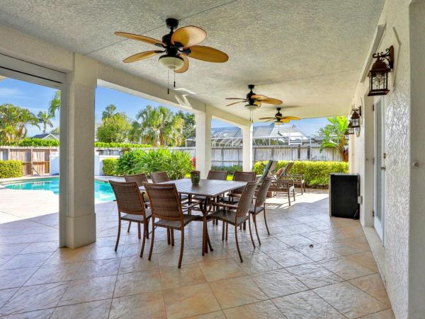 Naples 4 Bedroom Vacation Home with Private Pool & Spa