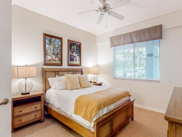 Naples Florida Vacation Home with Golf Views & Resort Amenities