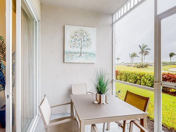Naples Florida Vacation Home with Golf Views & Resort Amenities