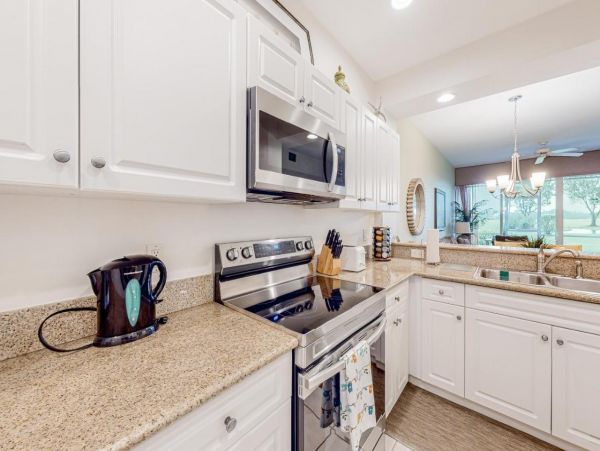 Naples Florida Vacation Home with Golf Views & Resort Amenities