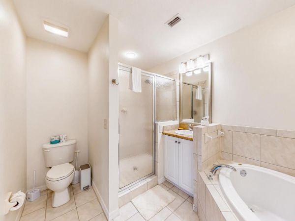 Naples Florida Vacation Home with Golf Views & Resort Amenities