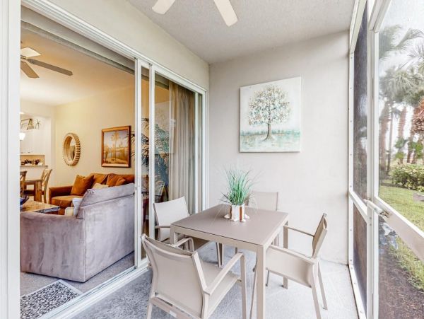 Naples Florida Vacation Home with Golf Views & Resort Amenities