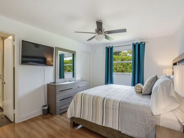 Naples Florida Three Bedroom Vacation Pool Home Sleeps Six