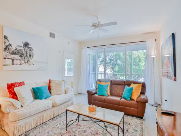 3 bedroom Condo close to Vanderbilt beach, Naples