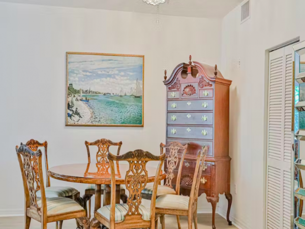 3 bedroom Condo close to Vanderbilt beach, Naples