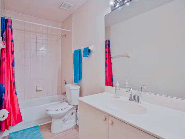 3 bedroom Condo close to Vanderbilt beach, Naples