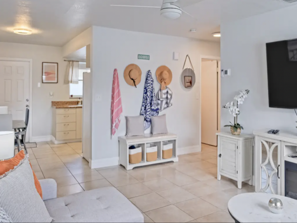Tropical Bliss: Your Perfect Naples Retreat 4 Bedrooms