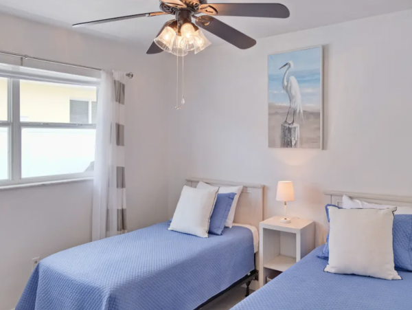 Tropical Bliss: Your Perfect Naples Retreat 4 Bedrooms