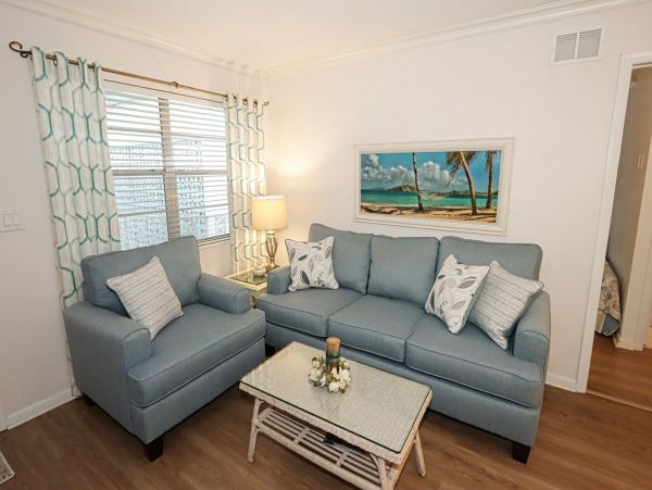 Condo Near Naples Beach with 2 Bedrooms & 2 Bathrooms