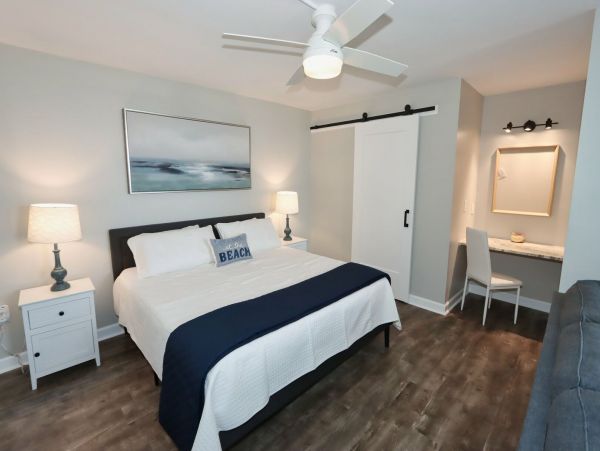 Lovely Condo w/ access to 2 Pools & 10 Har-Tru Tennis Courts