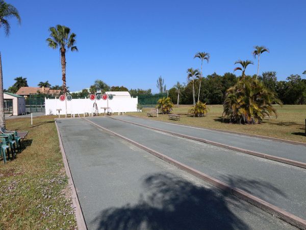Lovely Condo w/ access to 2 Pools & 10 Har-Tru Tennis Courts
