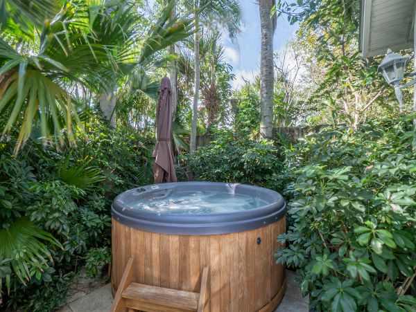 Wonderful & Peaceful Home with 4 Bedrooms in West Palm Beach