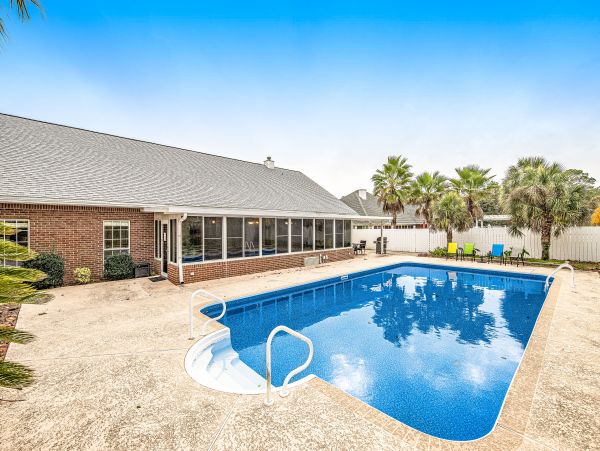 Experience Serenity at this Stunning Seaside Residence in Navarre!