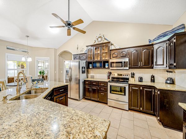 Experience Serenity at this Stunning Seaside Residence in Navarre!