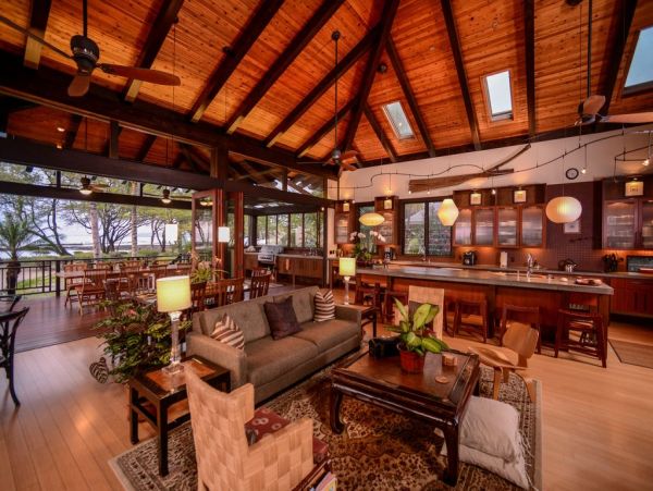 Luxury 4 Bedroom Oceanfron Vacation Rental