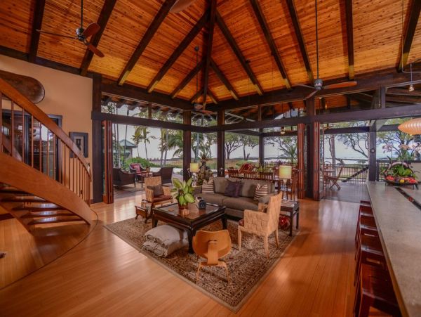 Luxury 4 Bedroom Oceanfron Vacation Rental