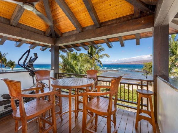 Luxury 4 Bedroom Oceanfron Vacation Rental