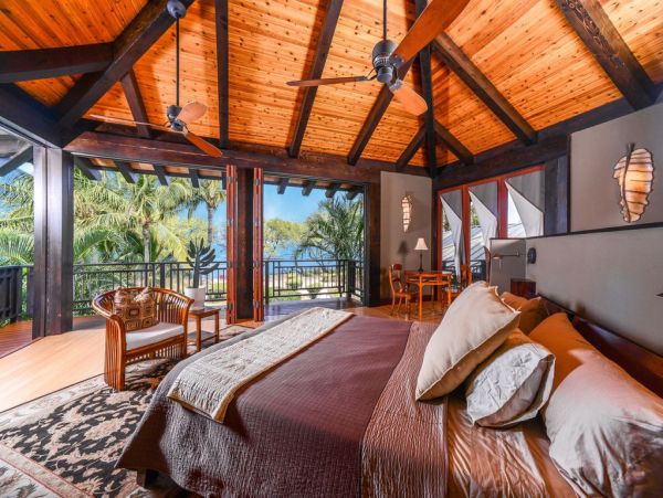 Luxury 4 Bedroom Oceanfron Vacation Rental