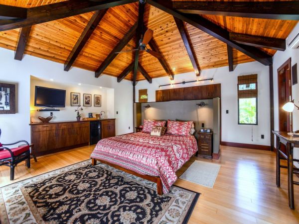 Luxury 4 Bedroom Oceanfron Vacation Rental