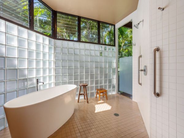 Luxury 4 Bedroom Oceanfron Vacation Rental