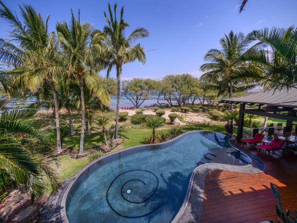 Luxury 4 Bedroom Oceanfron Vacation Rental
