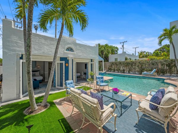 Palm Beach Vacation Home Four Bedroom