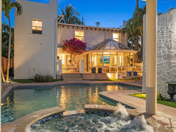 Palm Beach Vacation Home Four Bedroom