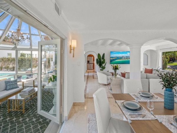 Palm Beach Vacation Home Four Bedroom