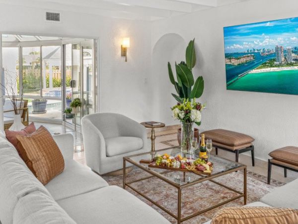 Palm Beach Vacation Home Four Bedroom