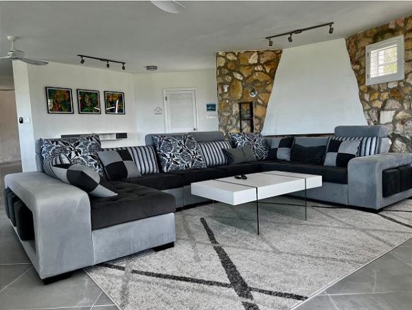 Beachfront 6 Bedroom Vacation Estate in Bahamas