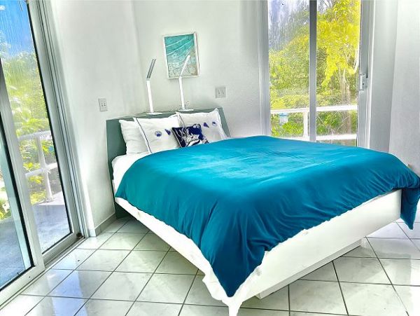 Beachfront 6 Bedroom Vacation Estate in Bahamas