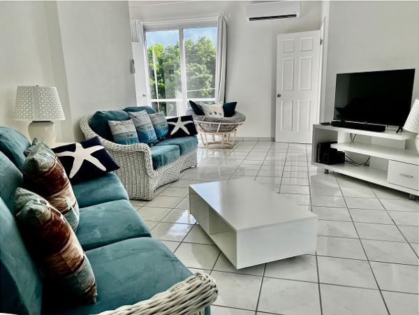 Beachfront 6 Bedroom Vacation Estate in Bahamas